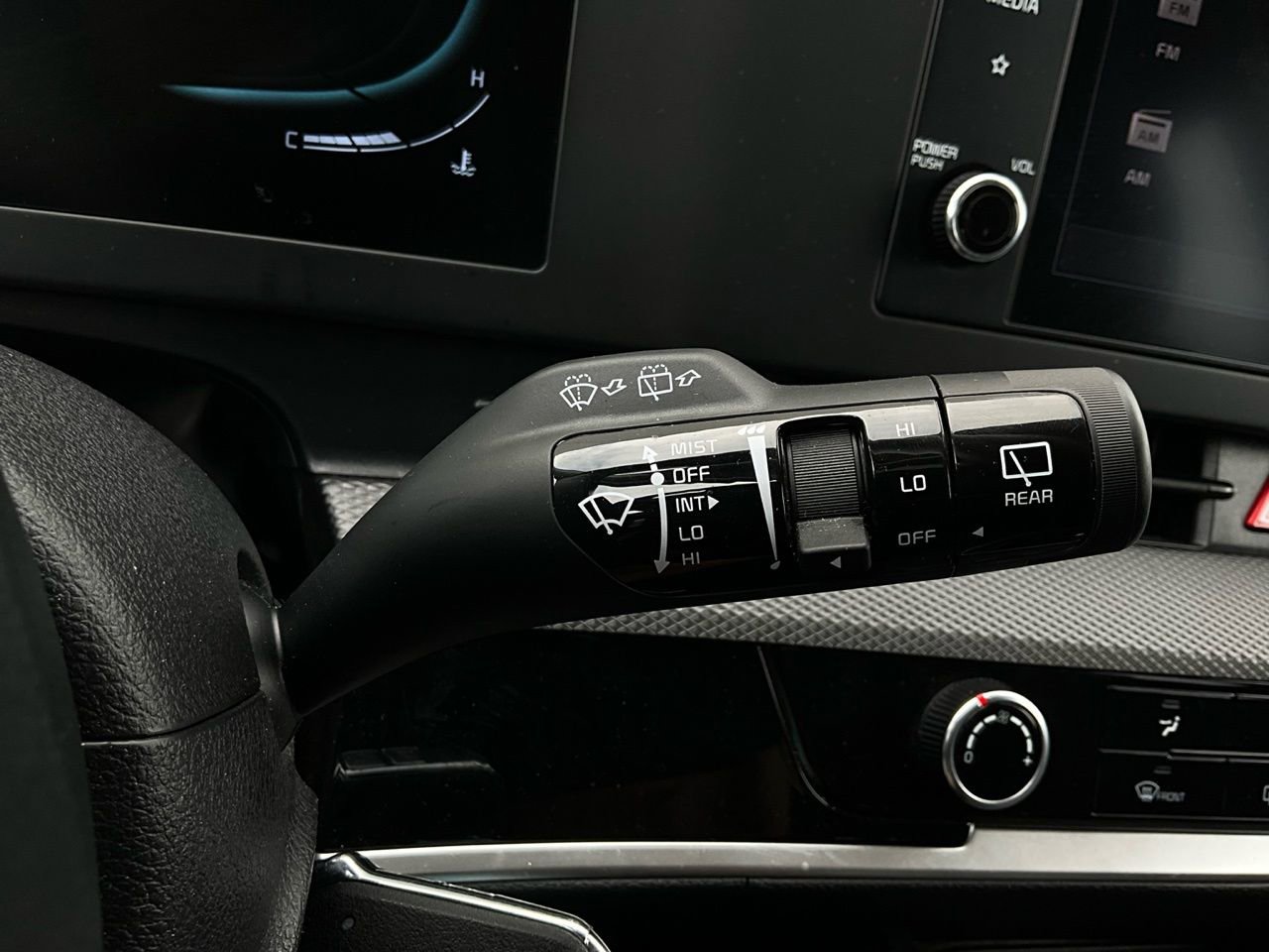 Used 2025 Kia Sportage LX image 34