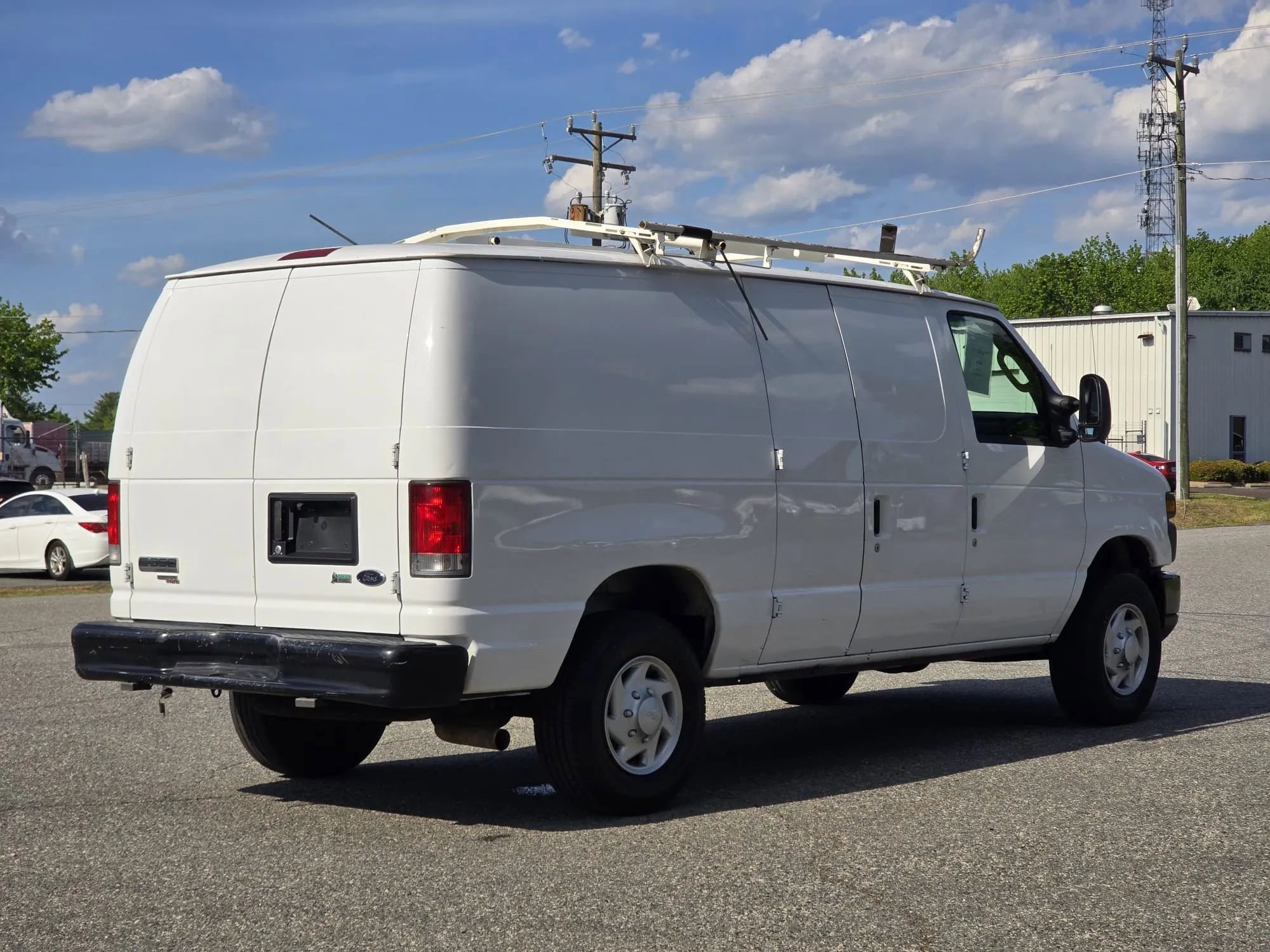 Used 2014 Ford E-350 and Econoline 350 Super Duty RWD image 12