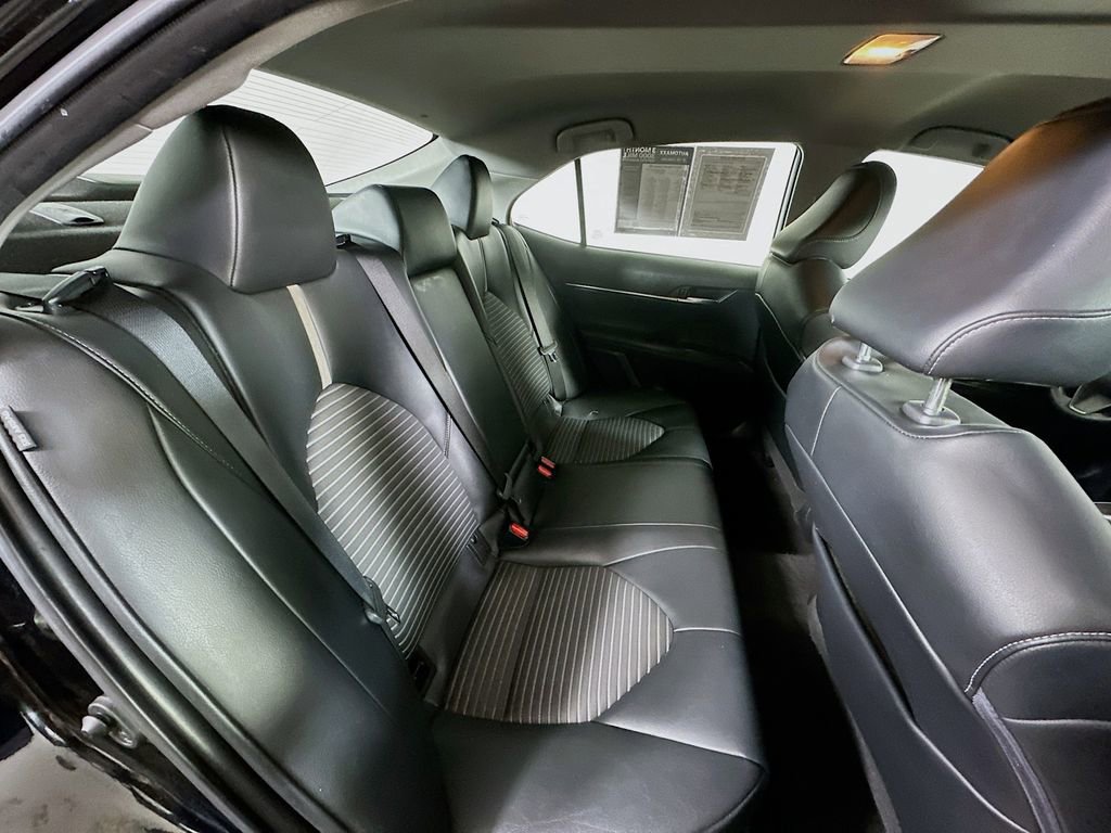 Used 2022 Toyota Camry SE image 11