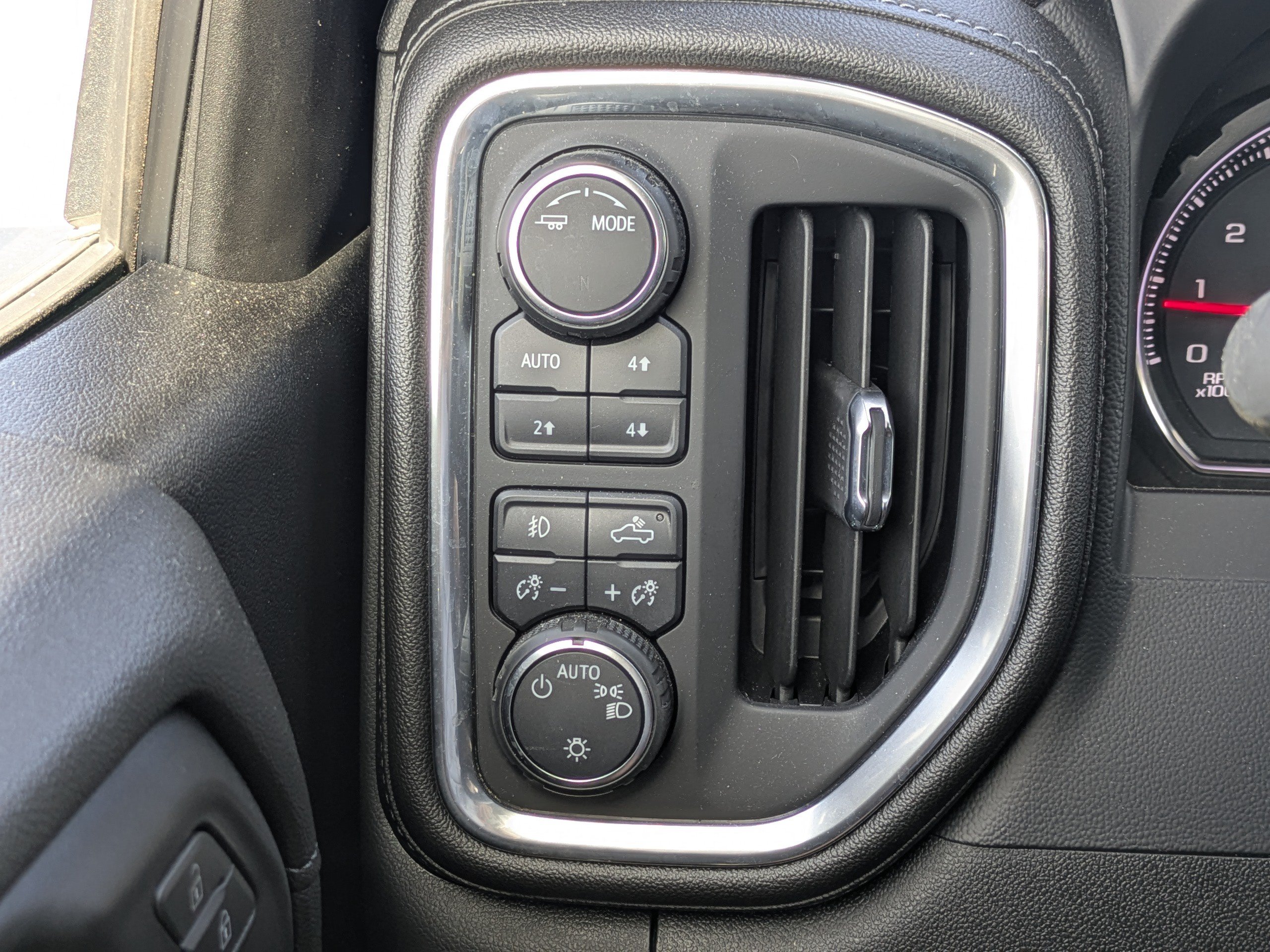 Used 2021 Chevrolet Silverado 1500 LT Trail Boss w/ Convenience Package II AWD/4WD image 22