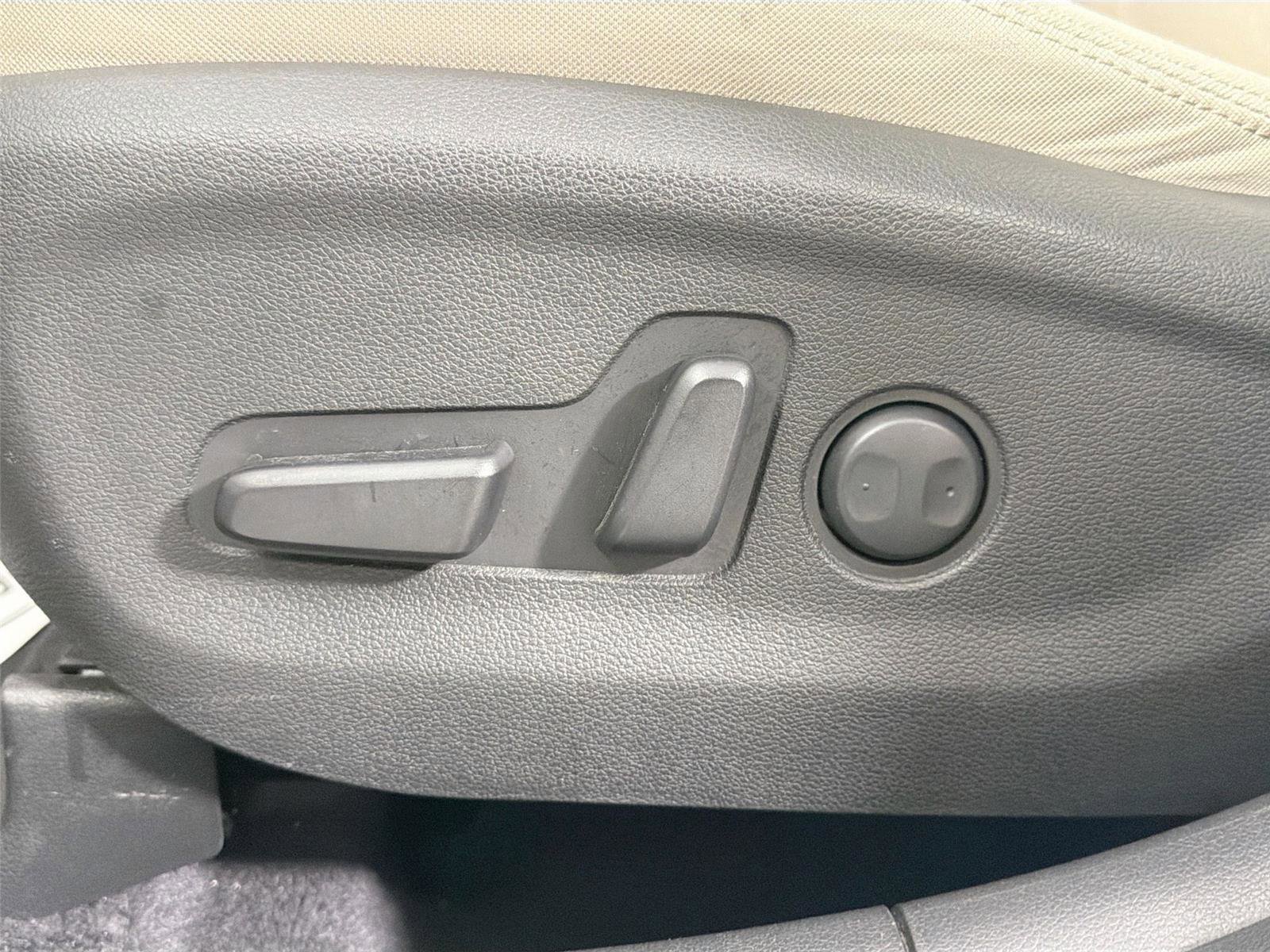Used 2018 Hyundai Tucson Value FWD image 17