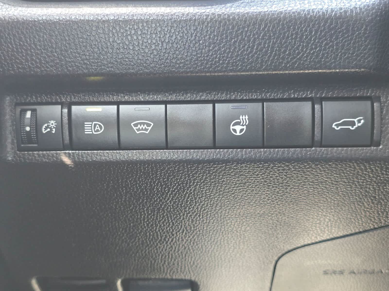 Used 2025 Toyota RAV4 XLE w/ Convenience Package AWD/4WD image 18