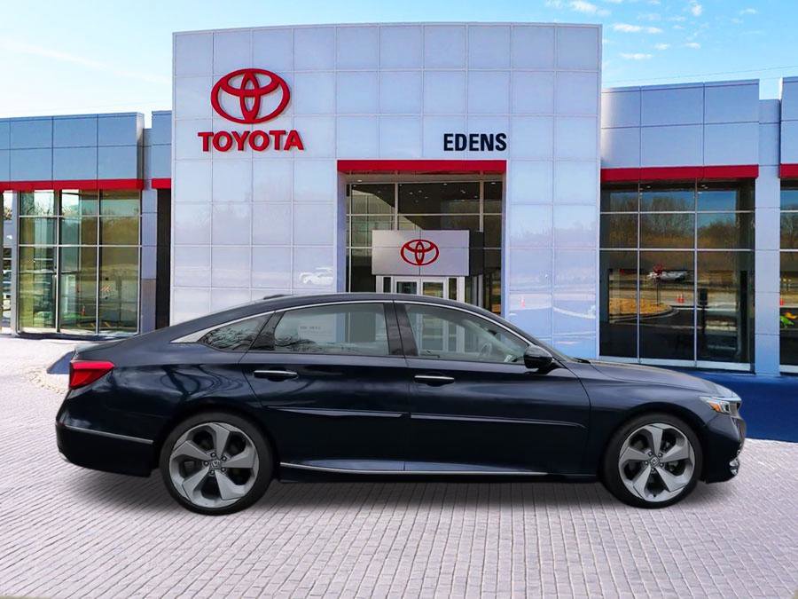 Used 2018 Honda Accord Touring image 2