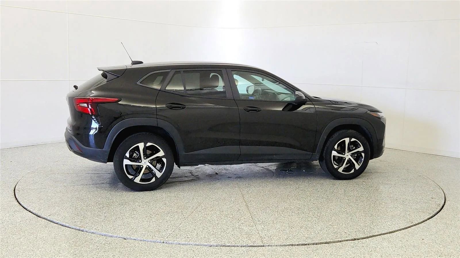 Used 2024 Chevrolet Trax RS w/ Driver Confidence Package FWD image 8