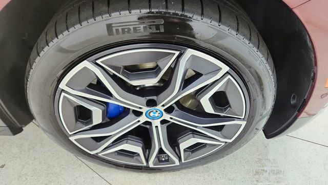 Used 2024 BMW iX xDrive50 w/ Premium Package AWD/4WD image 56