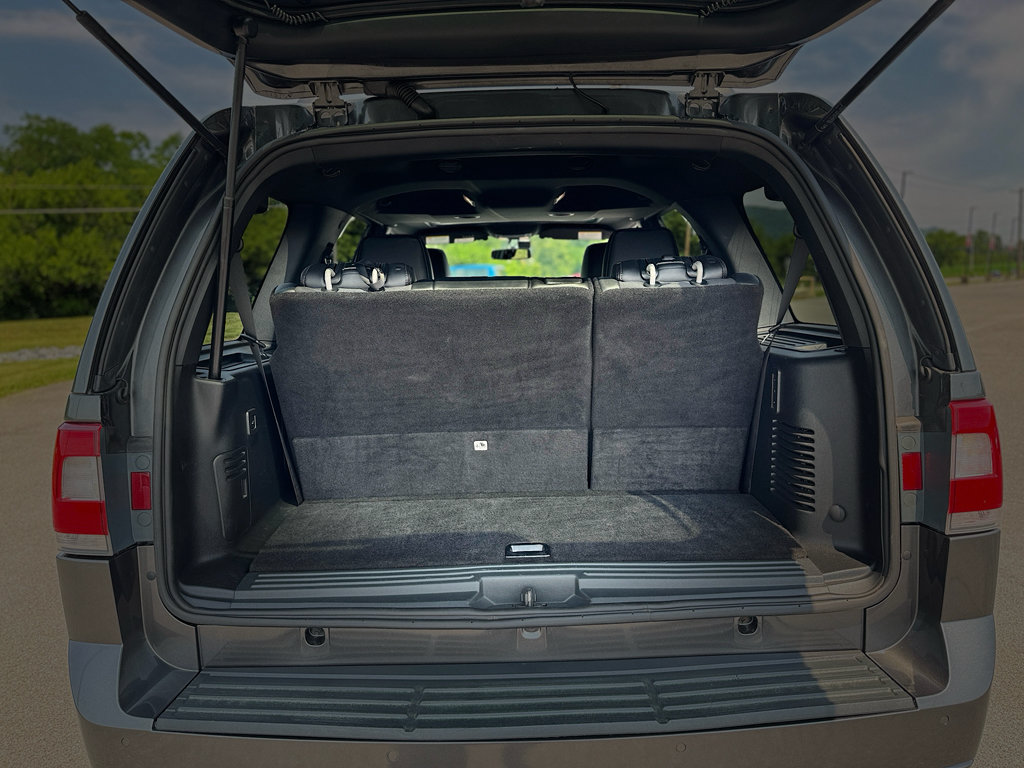 Used 2016 Lincoln Navigator Reserve AWD/4WD image 34
