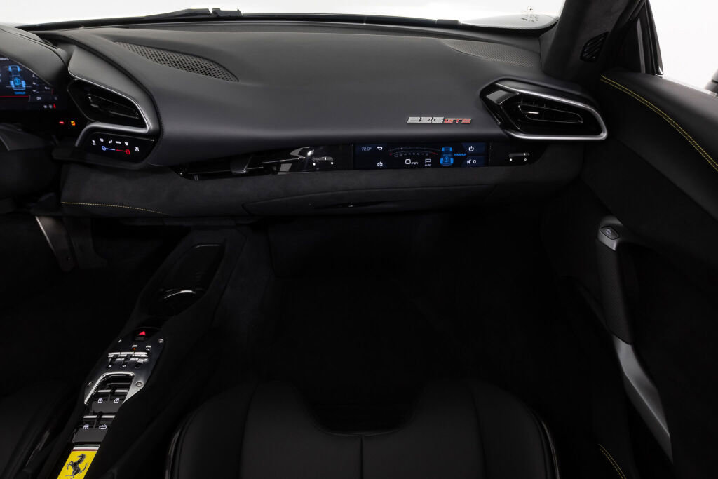 Used 2025 Ferrari 296 GTS image 40