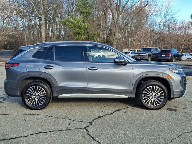 Certified 2025 Volkswagen Tiguan S w/ 18" Wheel Package AWD/4WD image 12