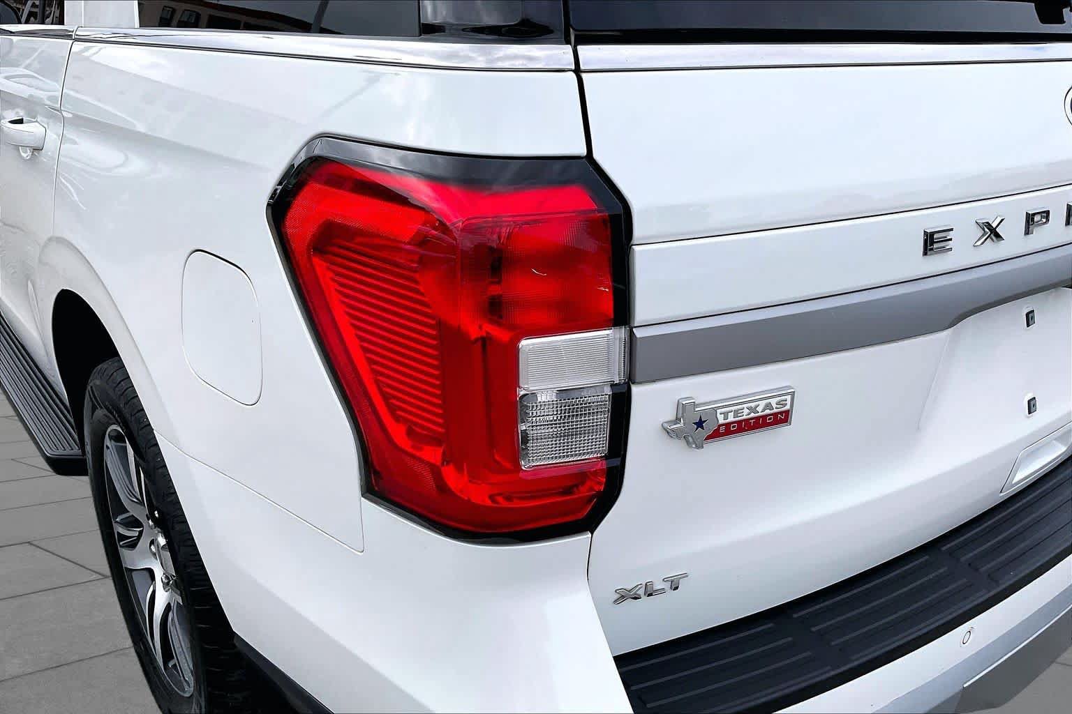 Certified 2024 Ford Expedition XLT RWD image 26