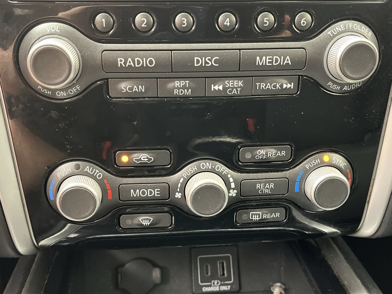 Used 2020 Nissan Pathfinder SV AWD/4WD image 21