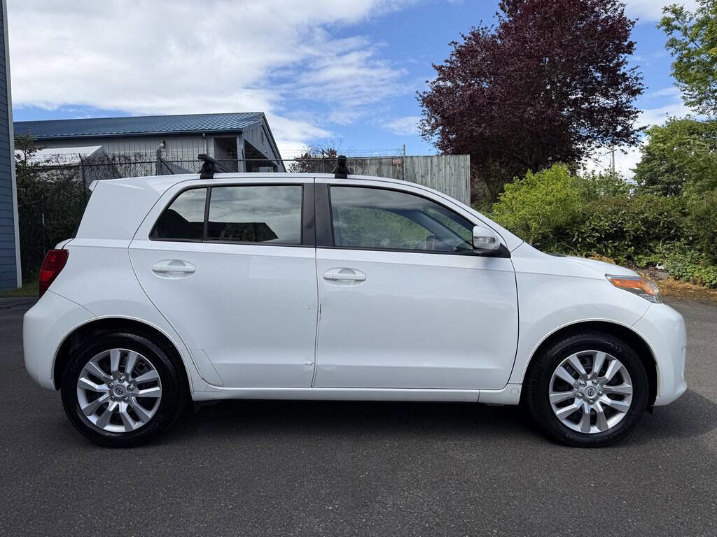 Used 2009 Scion xD FWD image 2