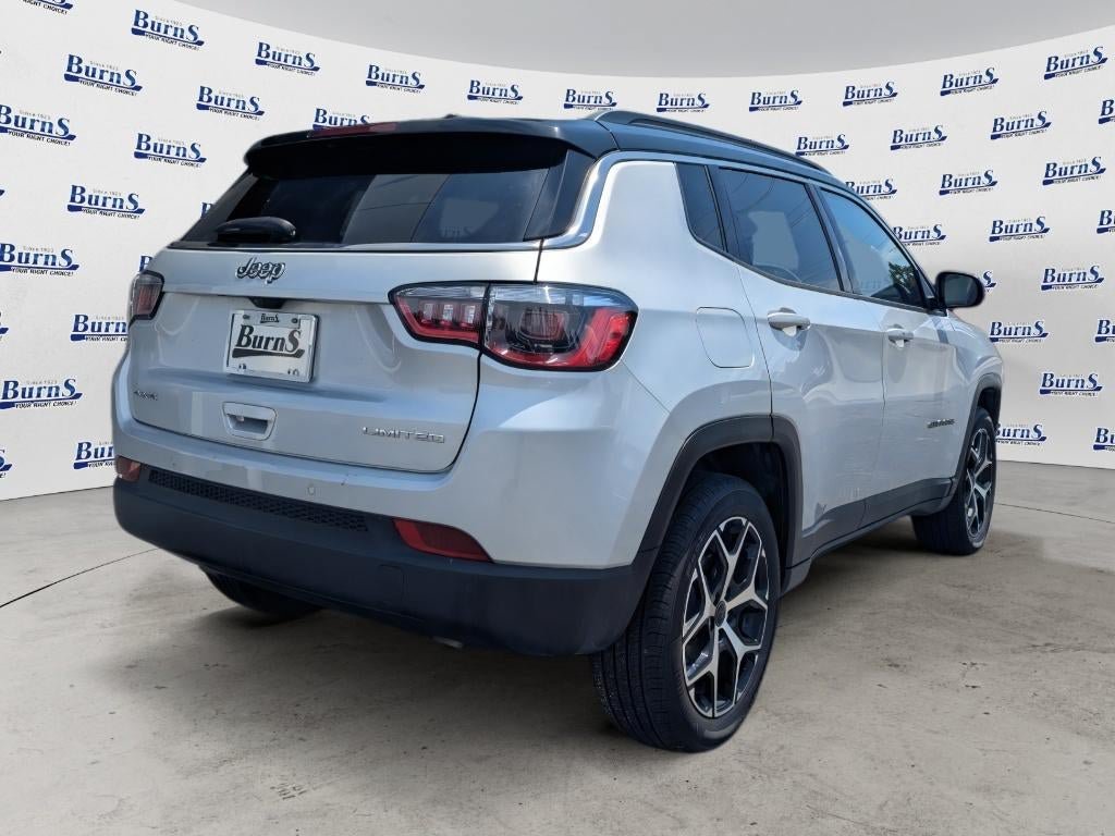 Used 2025 Jeep Compass Limited AWD/4WD image 3