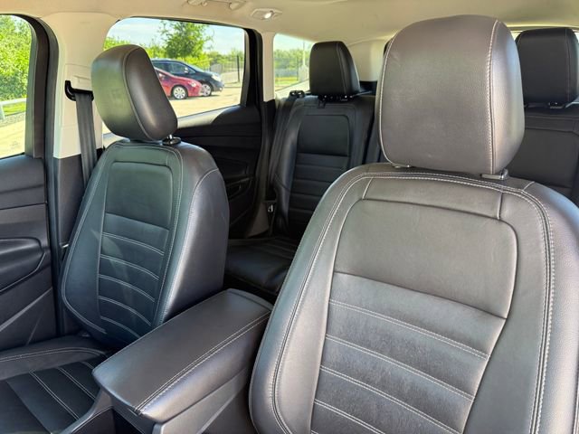 Used 2018 Ford Escape Titanium w/ Ford Safe & Smart Package image 11