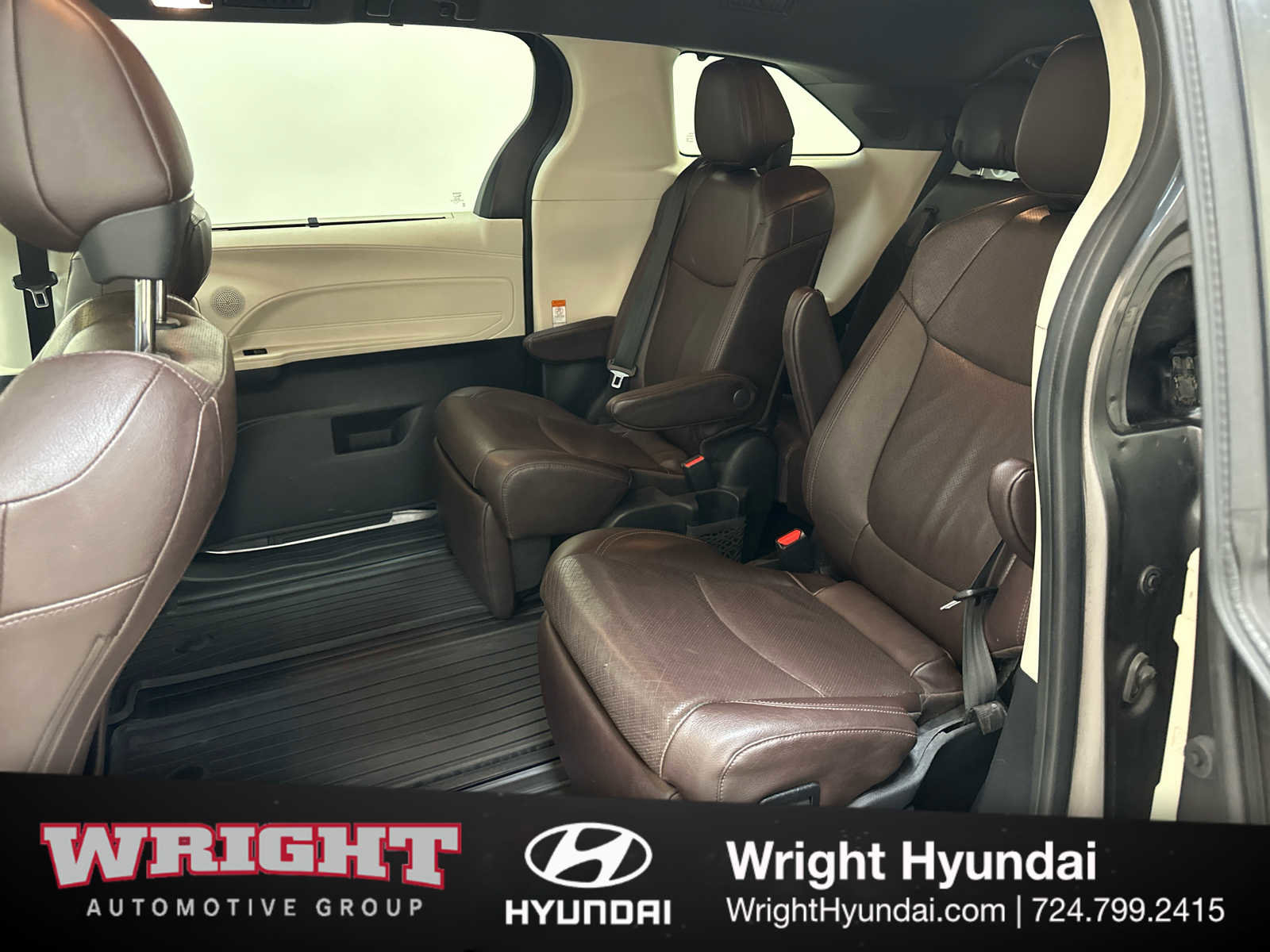 Used 2021 Toyota Sienna Platinum image 12