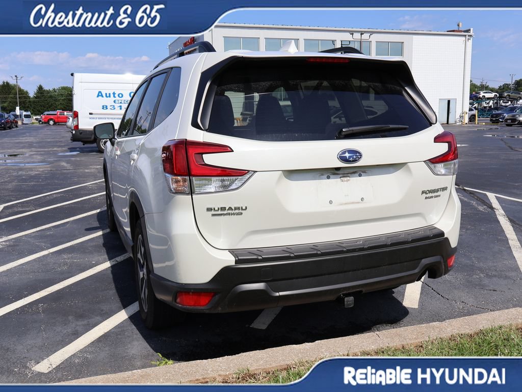 Used 2019 Subaru Forester Premium AWD/4WD image 16