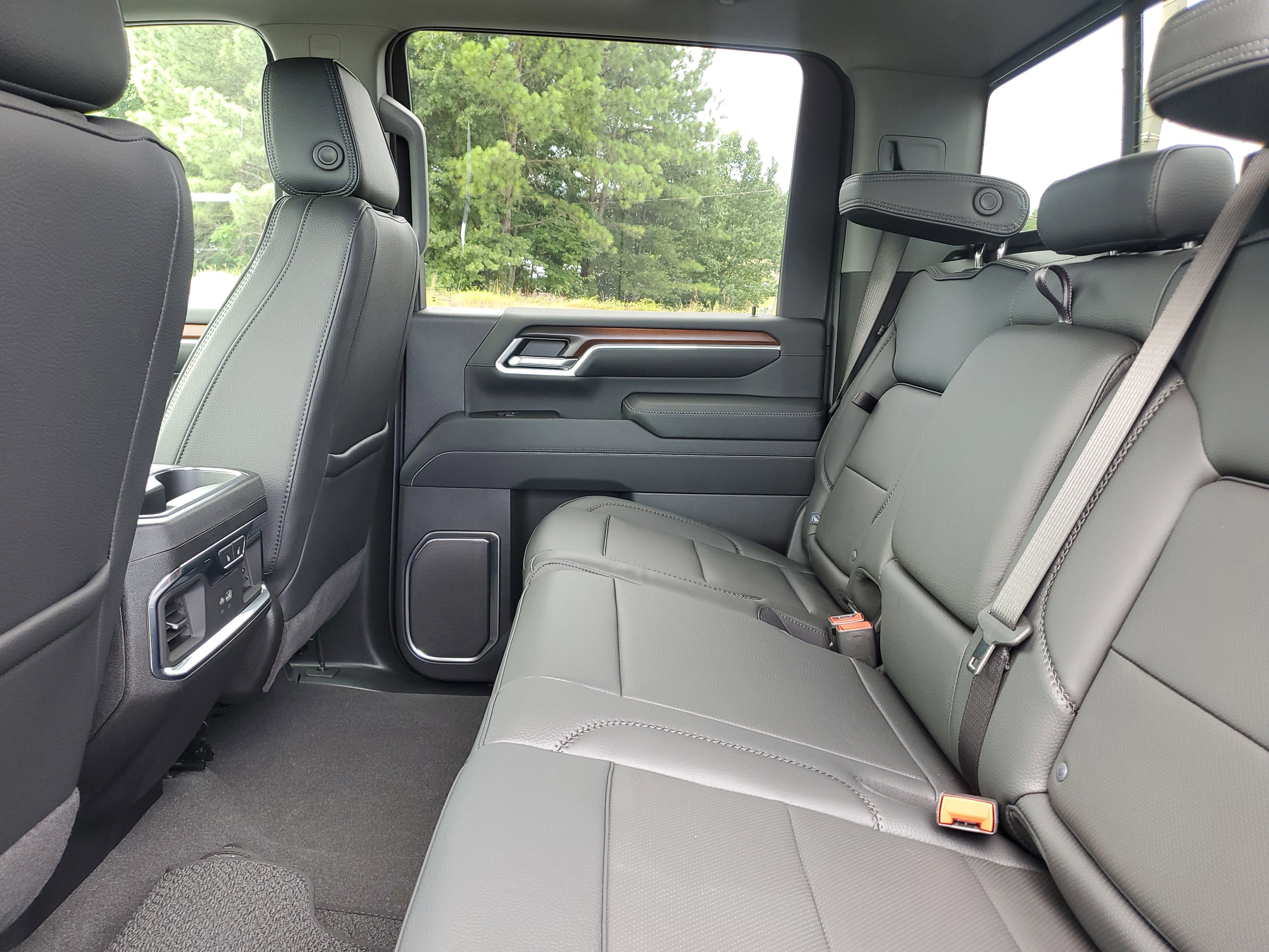 New 2025 GMC Sierra 2500 Denali image 10