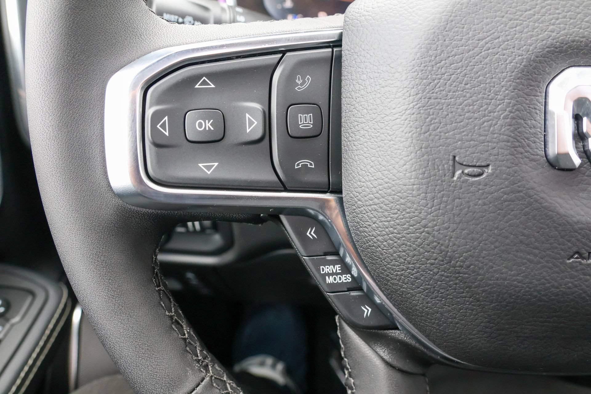 New 2026 RAM 1500 Laramie w/ Night Edition AWD/4WD image 32
