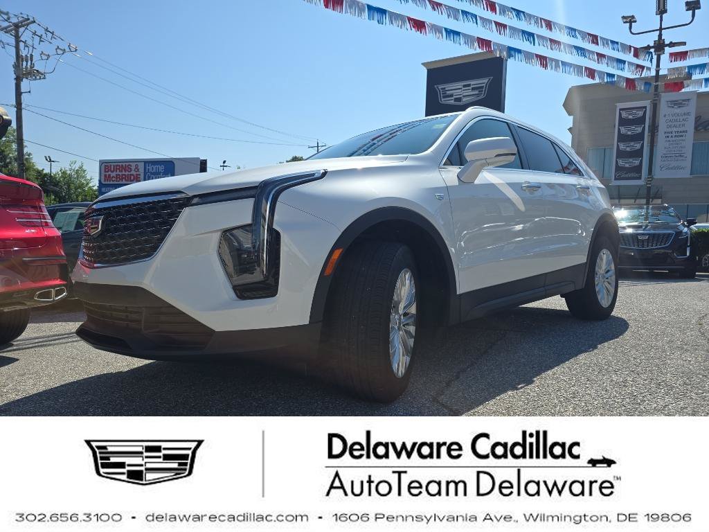Used 2024 Cadillac XT4 Luxury w/ Cold Weather Package AWD/4WD video 1