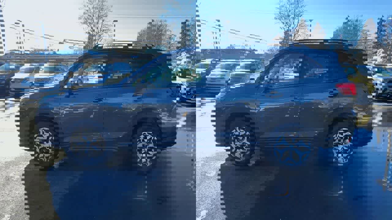 Certified 2023 Subaru Forester Premium image 5