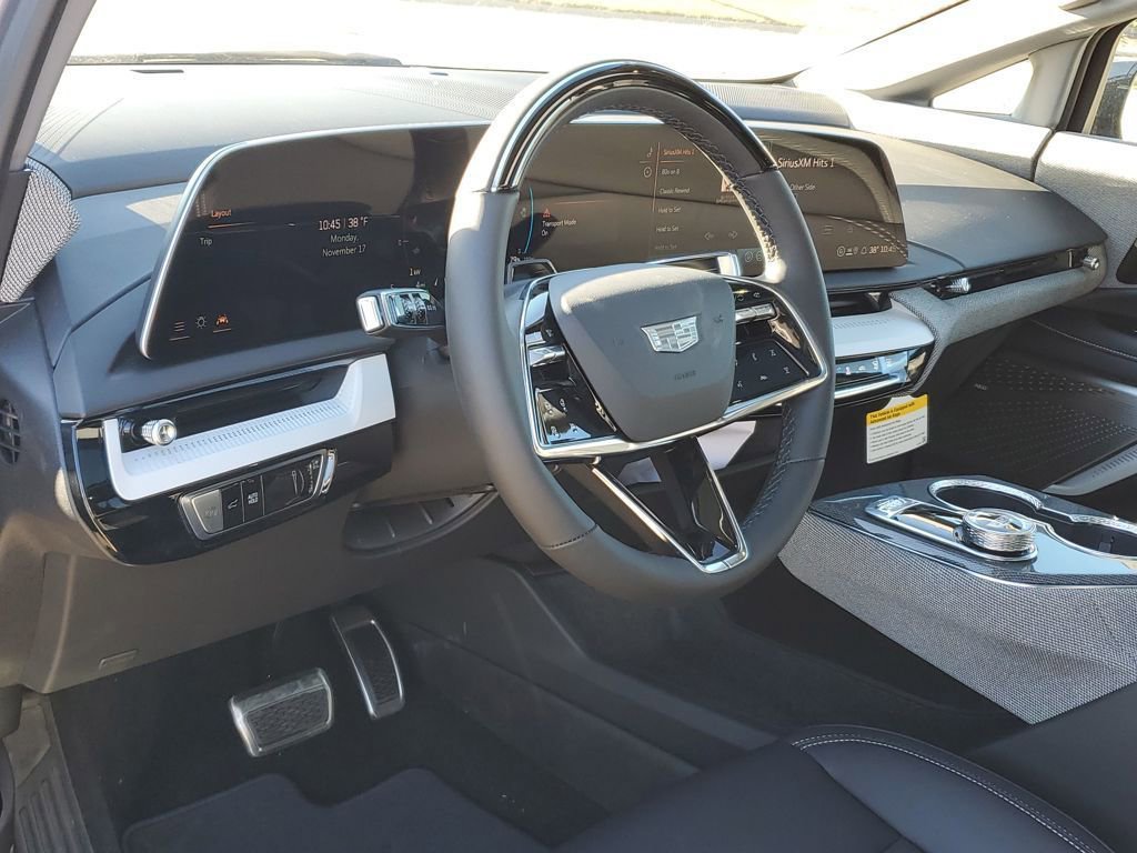 New 2026 Cadillac Optiq Luxury 1 image 10