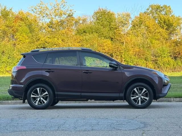 Used 2016 Toyota RAV4 XLE AWD/4WD image 28