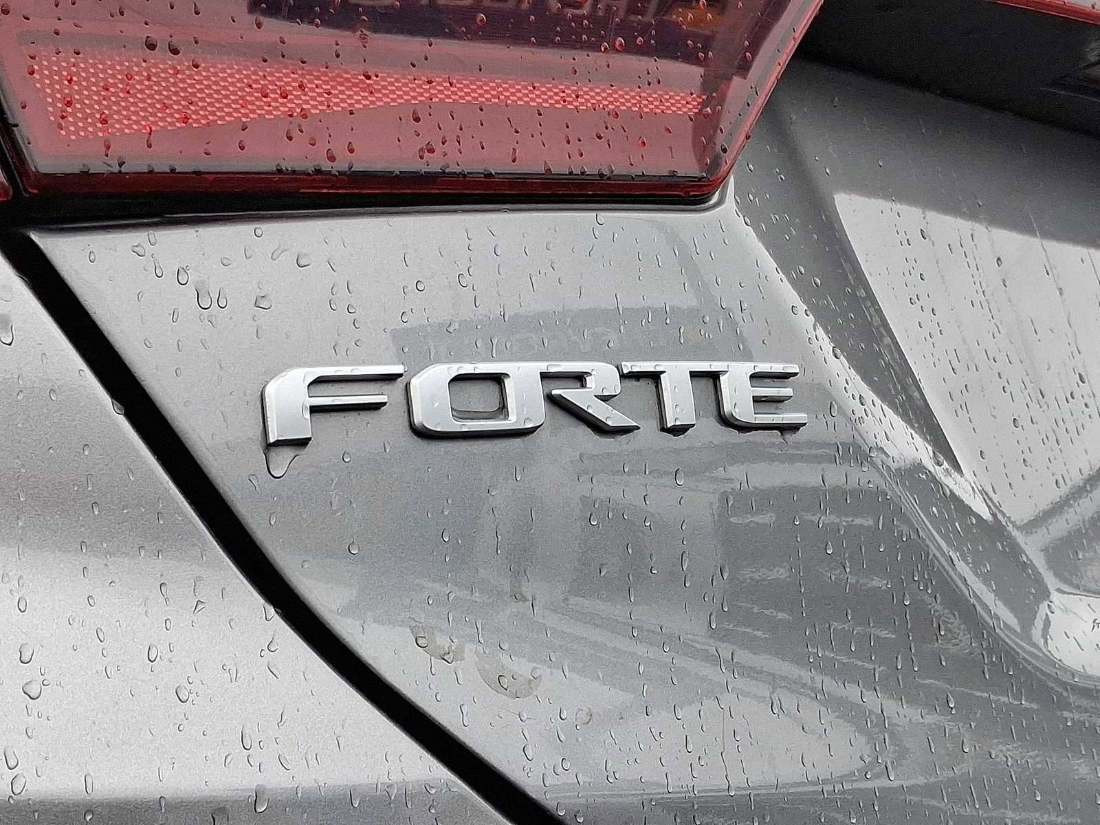 Used 2022 Kia Forte LXS image 34