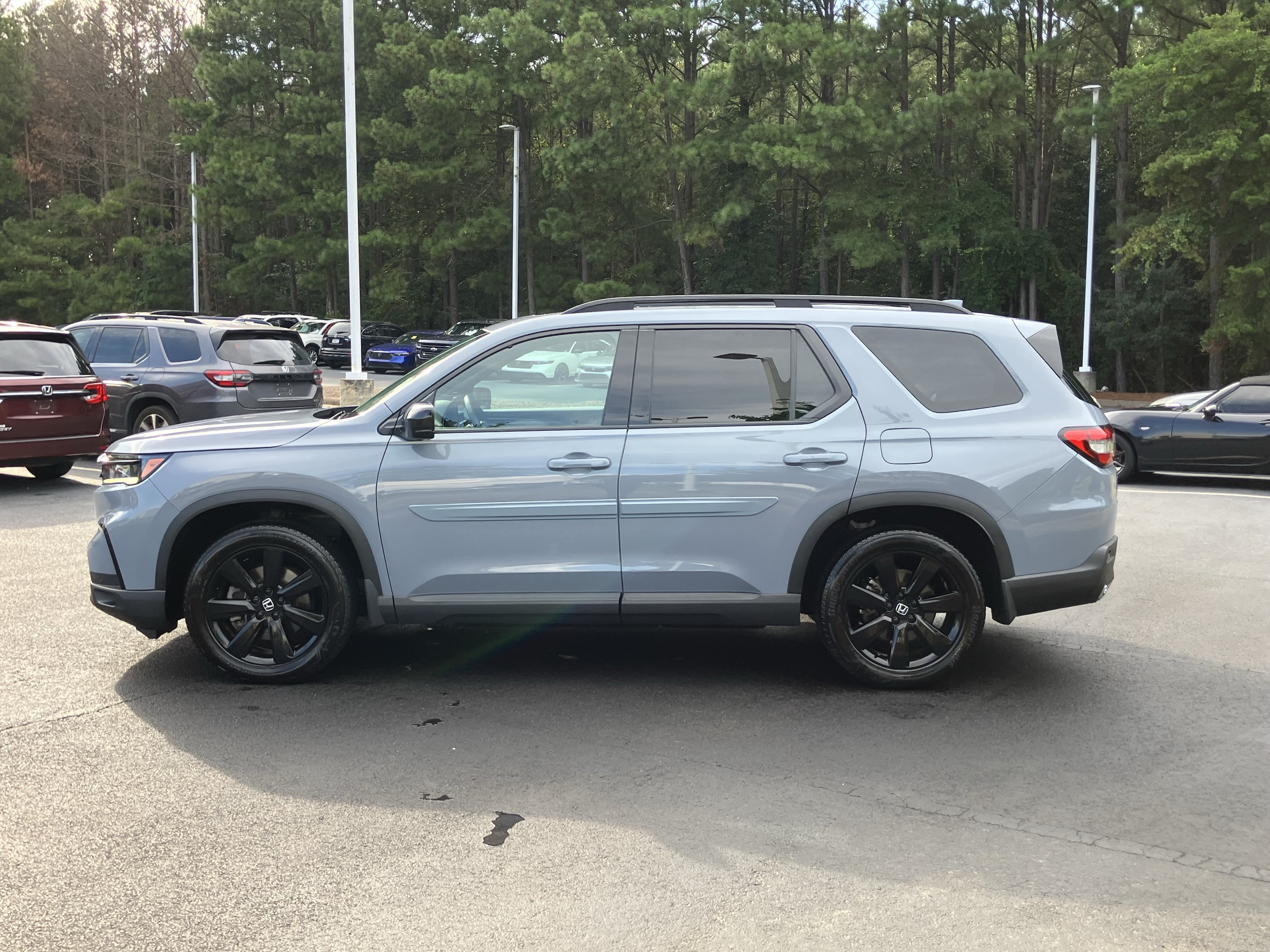 Certified 2025 Honda Pilot Black Edition image 7