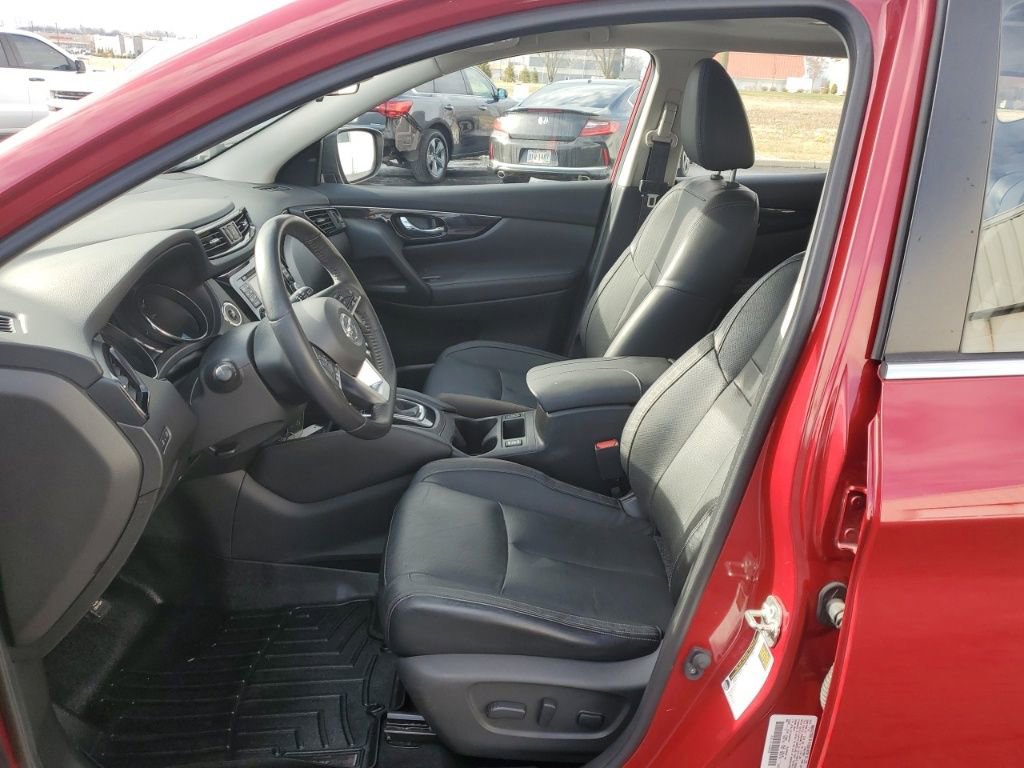 Used 2018 Nissan Rogue Sport SL w/ SL Premium Package image 14