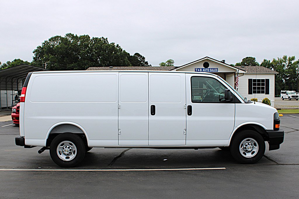 Used 2025 Chevrolet Express 2500 Extended w/ Driver Convenience Package RWD image 7