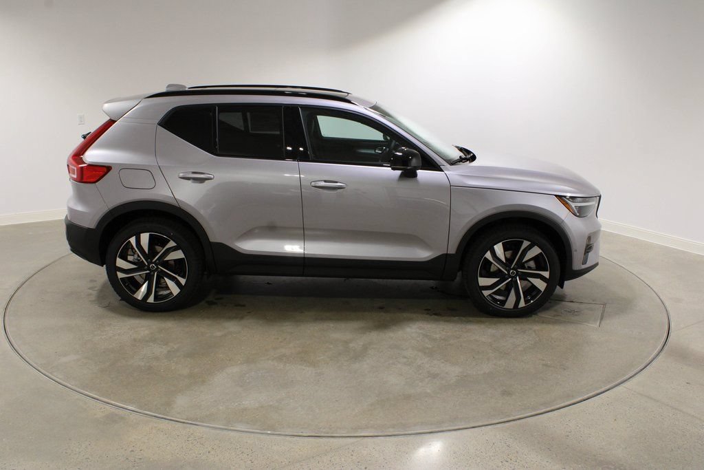 New 2026 Volvo XC40 B5 Ultra w/ Climate Package AWD/4WD image 7
