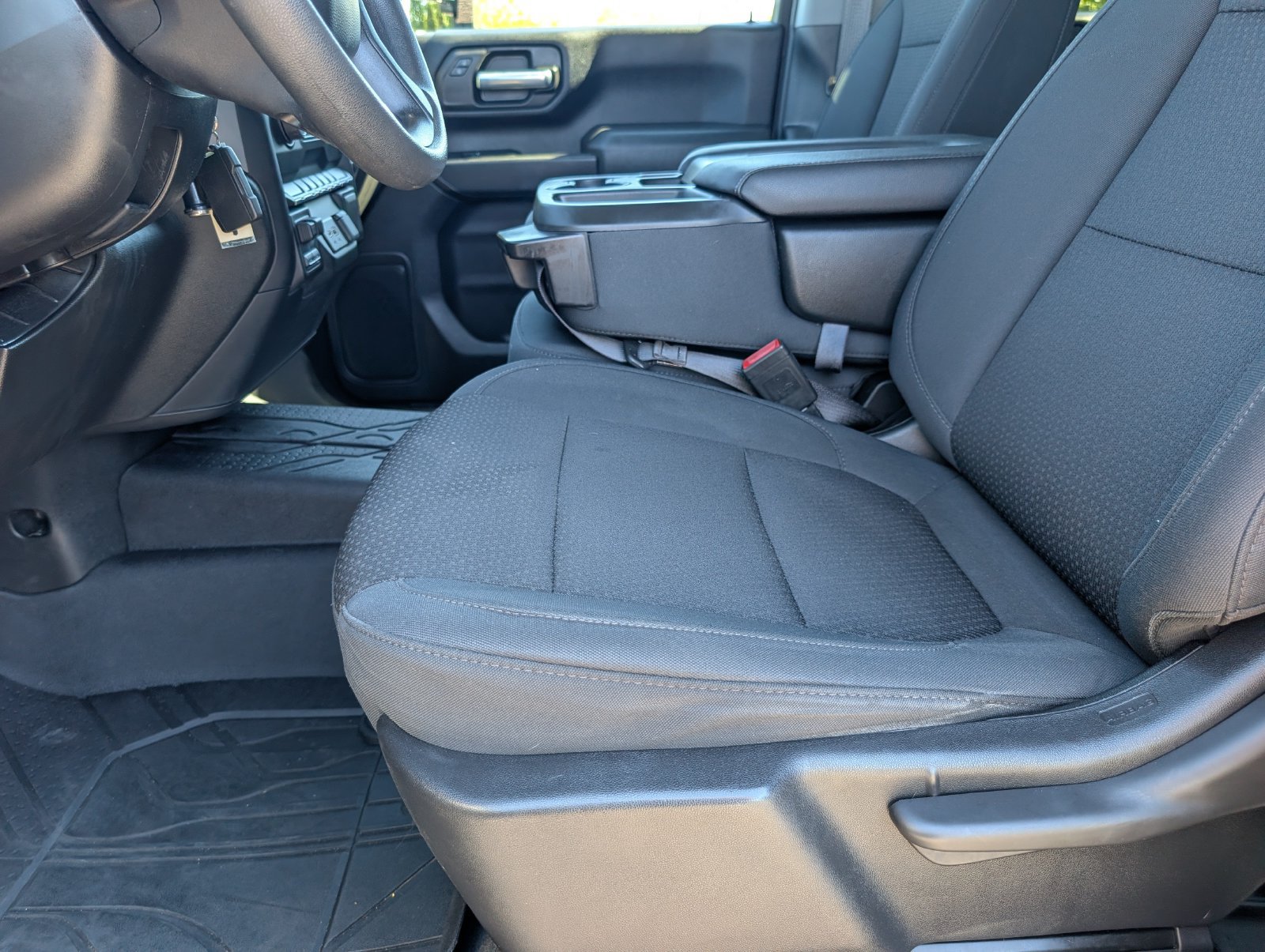 Used 2022 Chevrolet Silverado 2500 Custom w/ Custom Value Package AWD/4WD image 16