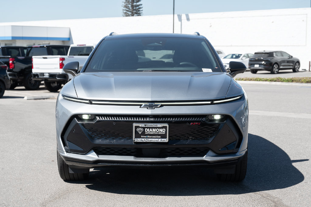 Used 2024 Chevrolet Equinox EV RS FWD image 2