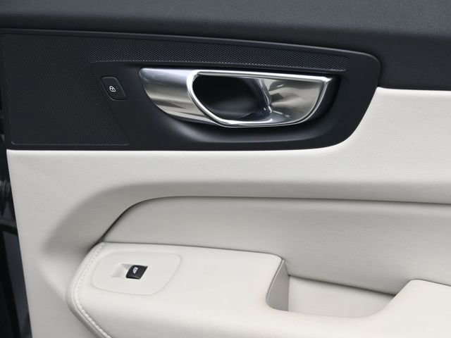 Used 2023 Volvo XC60 B5 Plus w/ Protection Package Premier image 31
