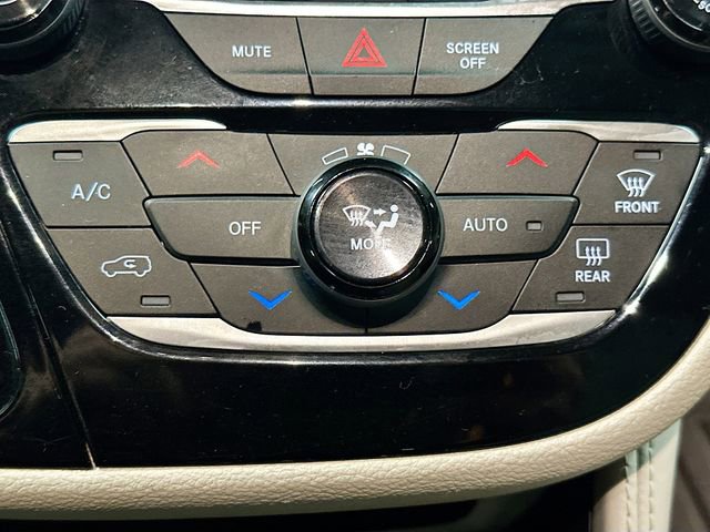 Used 2021 Chrysler Pacifica Limited w/ Premium & Safety Sphere Group image 17