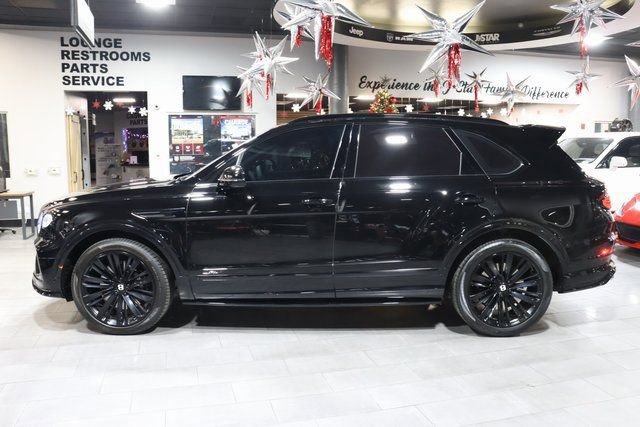 Used 2021 Bentley Bentayga Speed AWD/4WD image 16