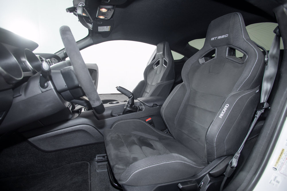 Used 2018 Ford Mustang Shelby GT350 RWD image 3