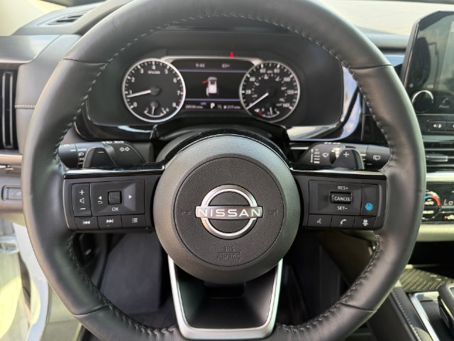 Used 2024 Nissan Pathfinder SL w/ Lighting Package (N92) AWD/4WD image 17
