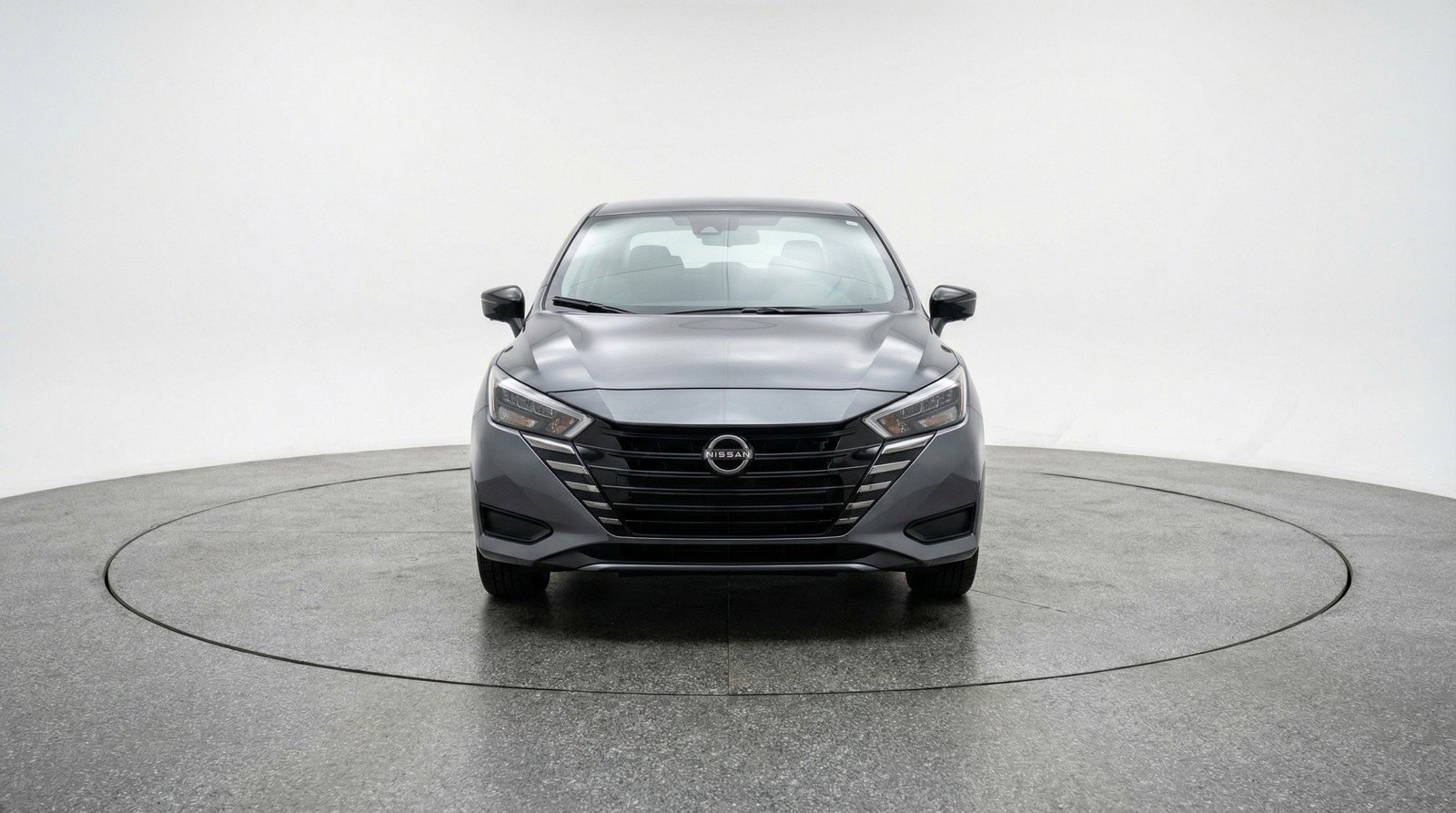 Used 2025 Nissan Versa SV image 2