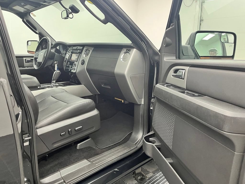 Used 2014 Ford Expedition Limited w/ Equipment Group 301A AWD/4WD image 32