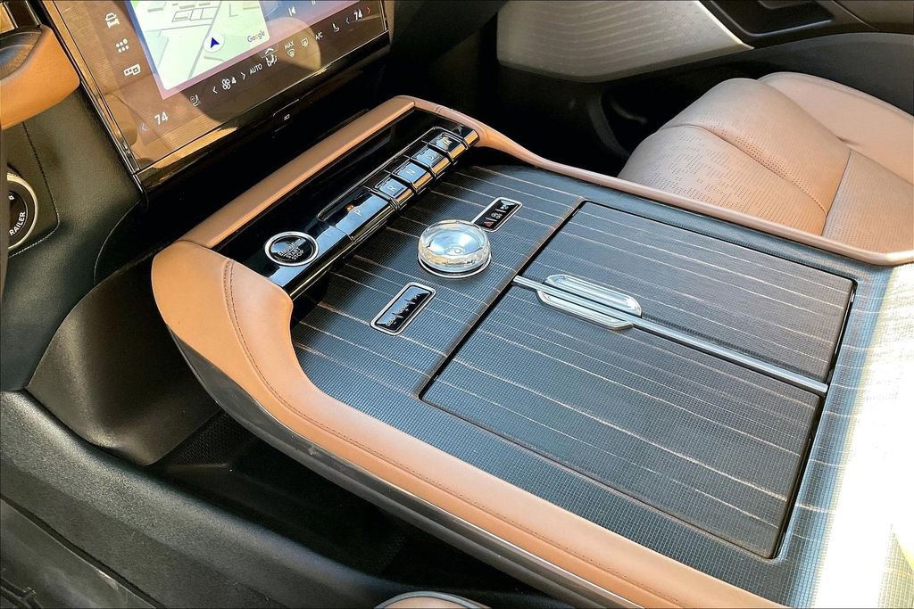 Used 2025 Lincoln Navigator Black Label image 18