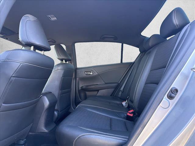 Used 2017 Honda Accord Sport image 21