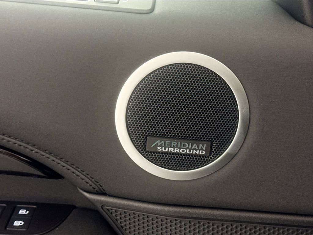 New 2026 Land Rover Discovery S AWD/4WD image 17