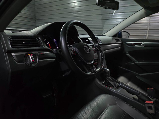 Used 2017 Volkswagen Passat 1.8T R-Line image 10