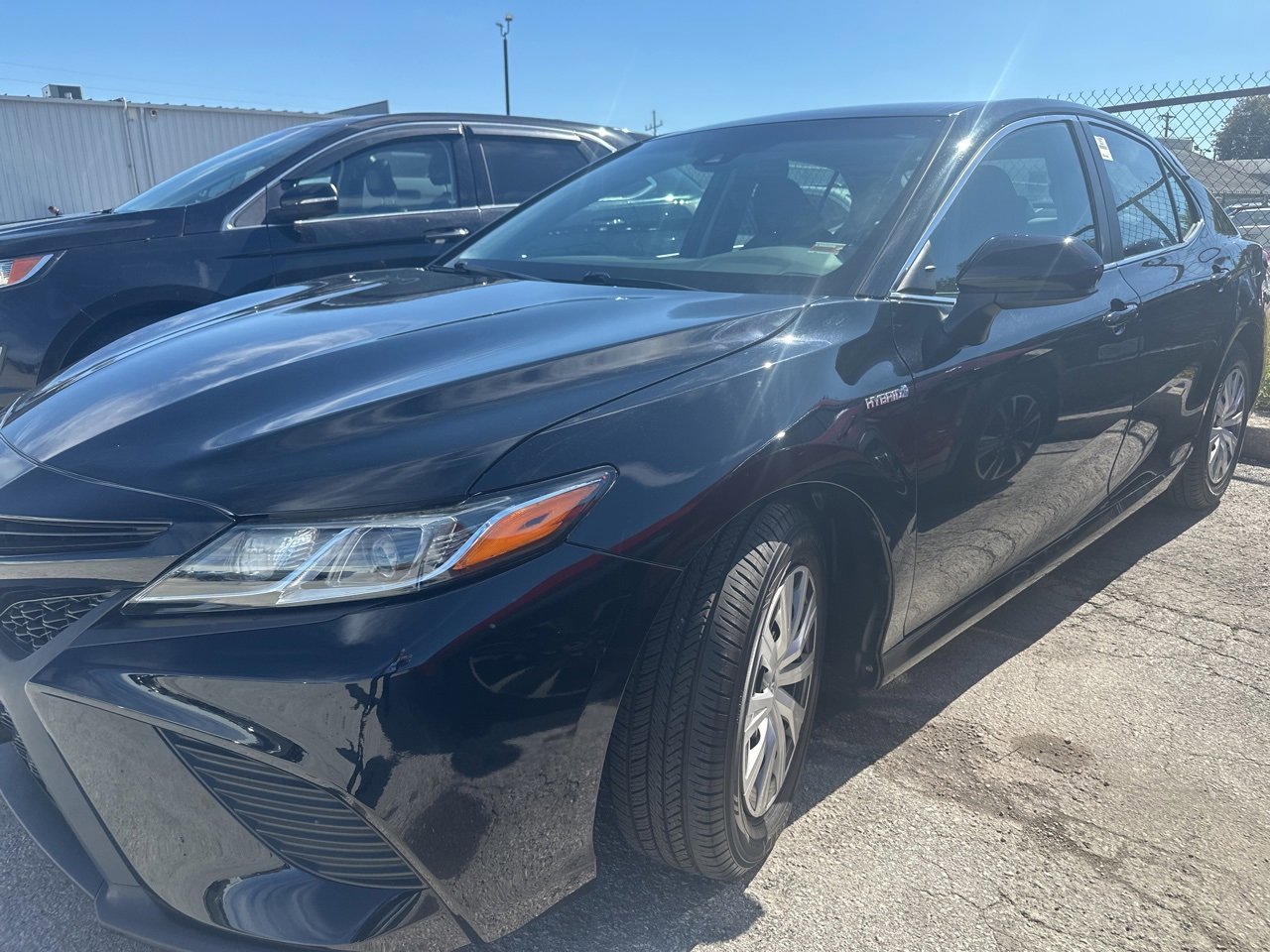 Used 2020 Toyota Camry LE image 6