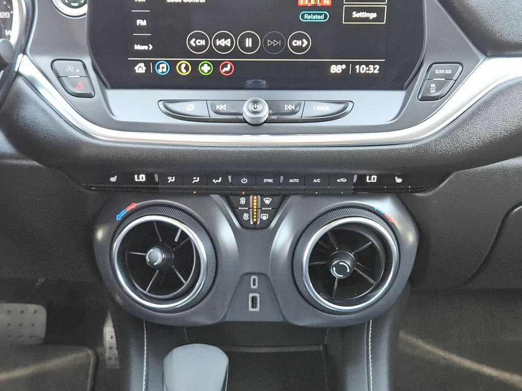 Used 2025 Chevrolet Blazer LT FWD image 21