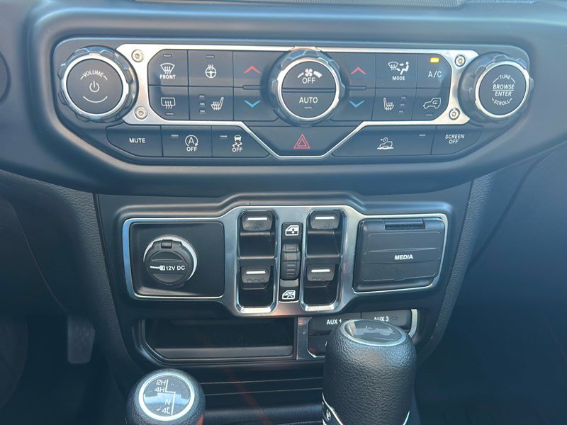 Used 2022 Jeep Wrangler Unlimited Sahara w/ Cold Weather Group image 21