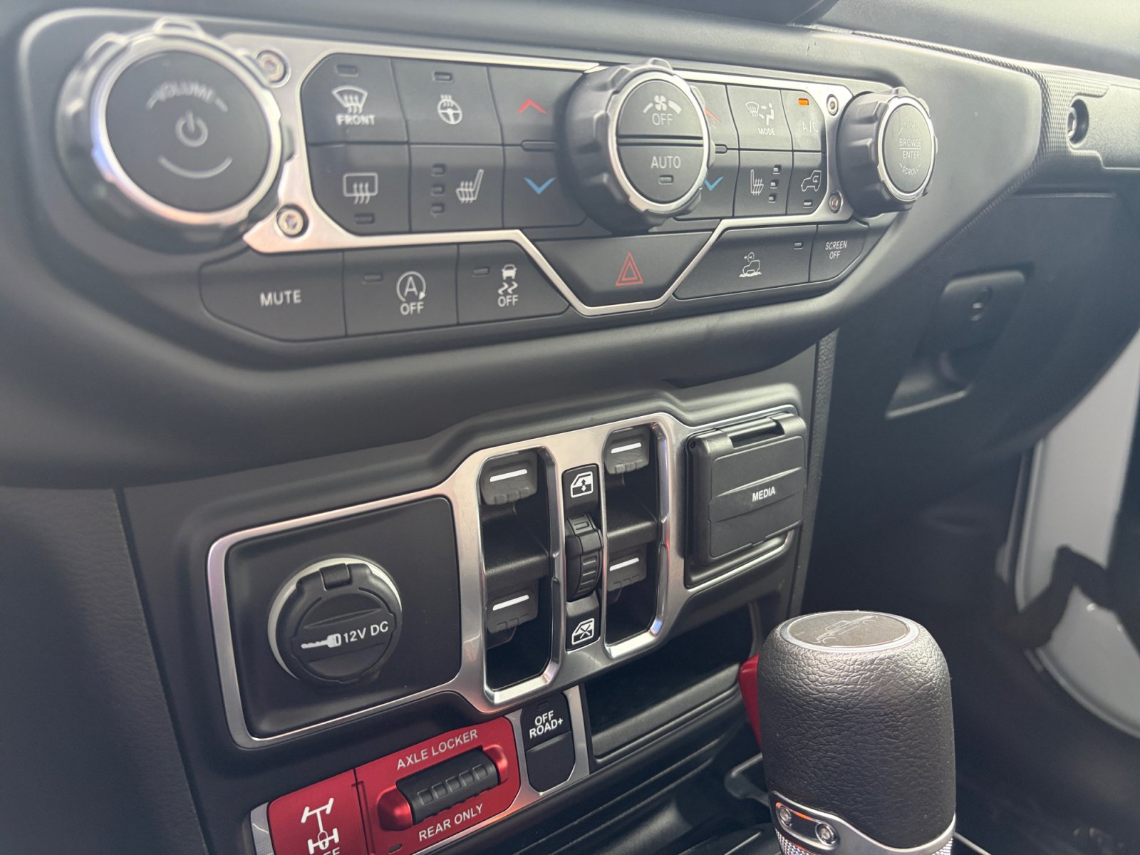 Used 2021 Jeep Gladiator Mojave w/ LED Lighting Group AWD/4WD image 25