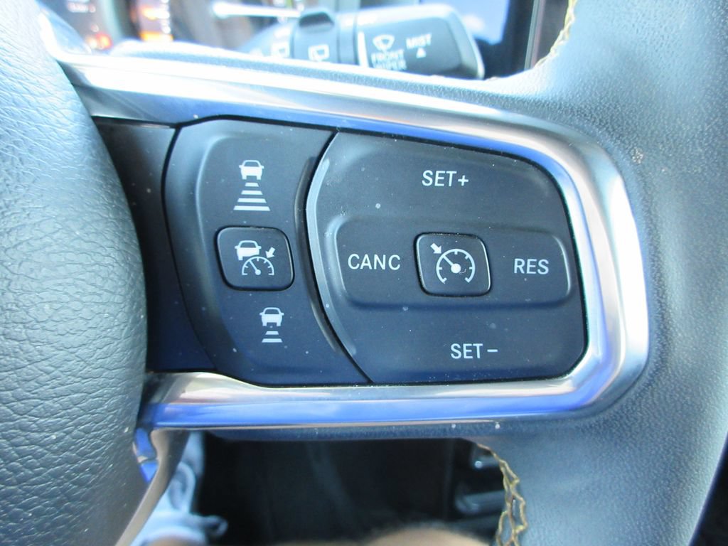 Used 2024 Jeep Wrangler Unlimited Sahara w/ Technology Group AWD/4WD image 28