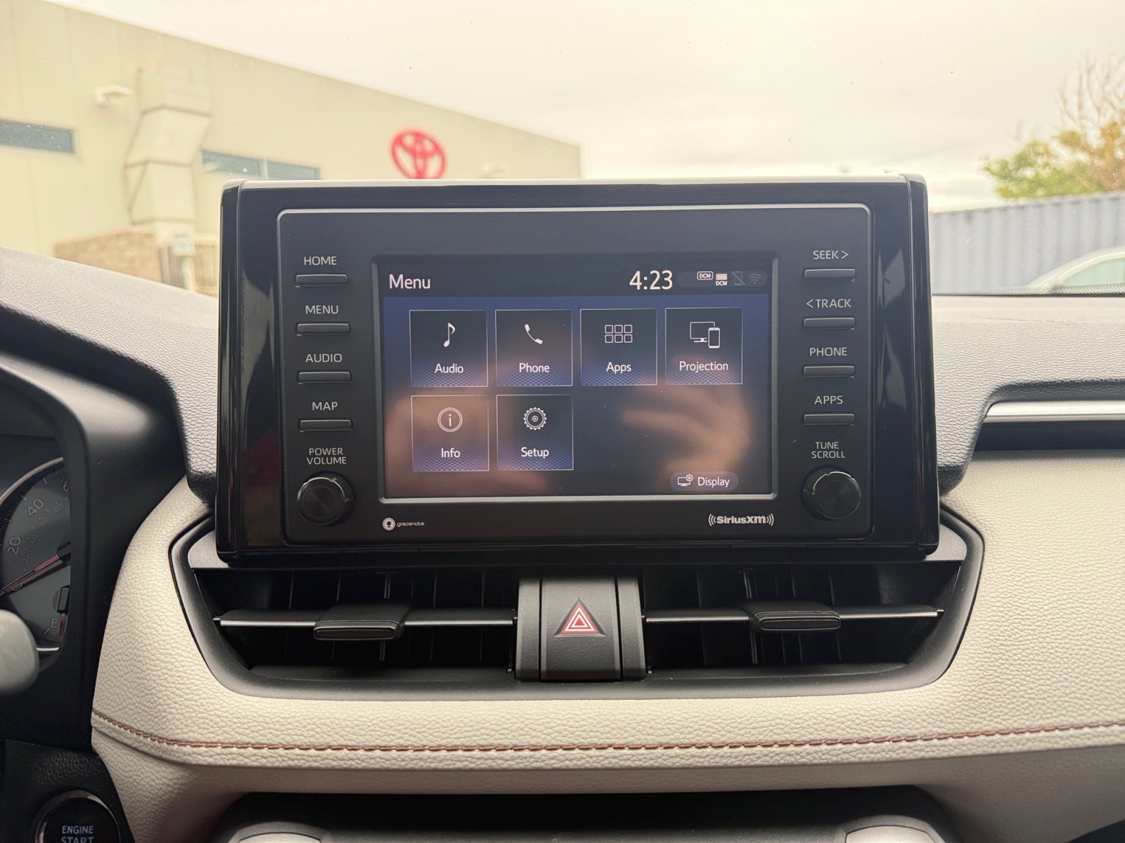 Used 2021 Toyota RAV4 XLE AWD/4WD image 22