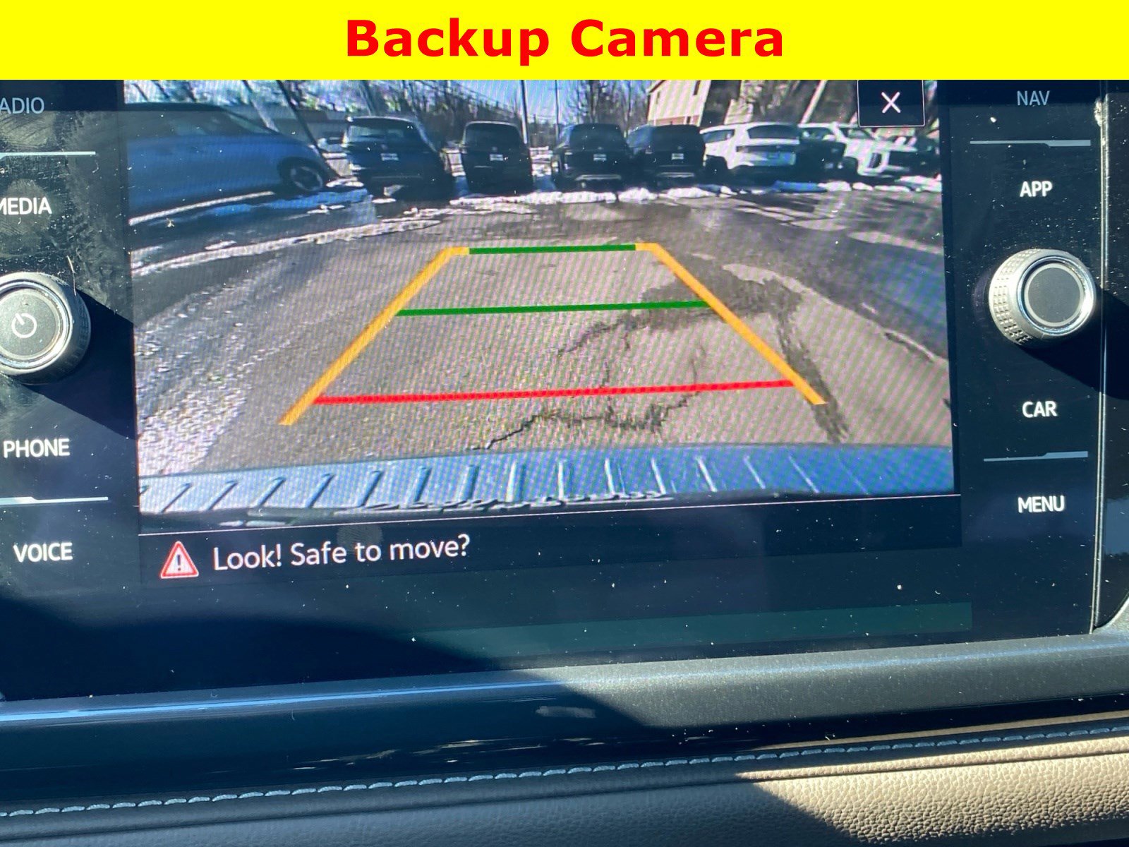 Used 2022 Volkswagen Taos SEL w/ Panoramic Sunroof Package image 12